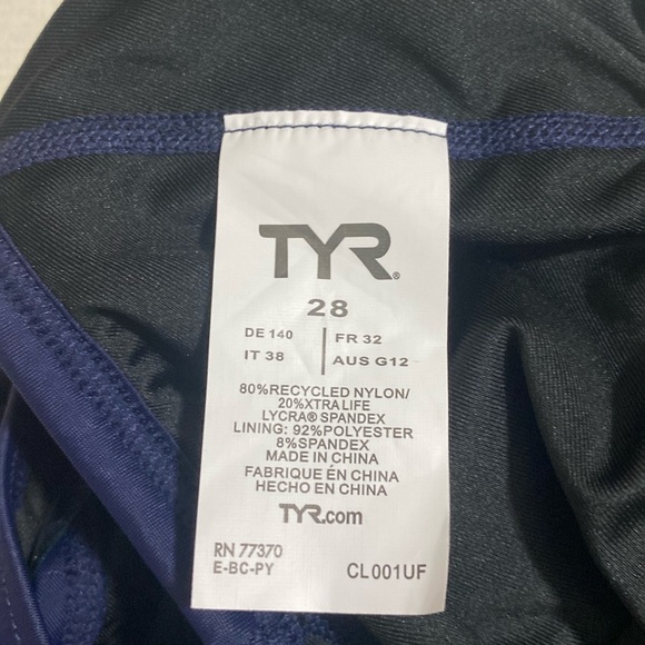 TYR Sport Women's TYReco Solid Diamondfit-A One-Piece Swimsuit - Picture 5 of 6